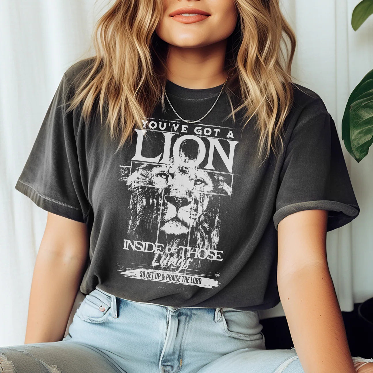 Lion Tee